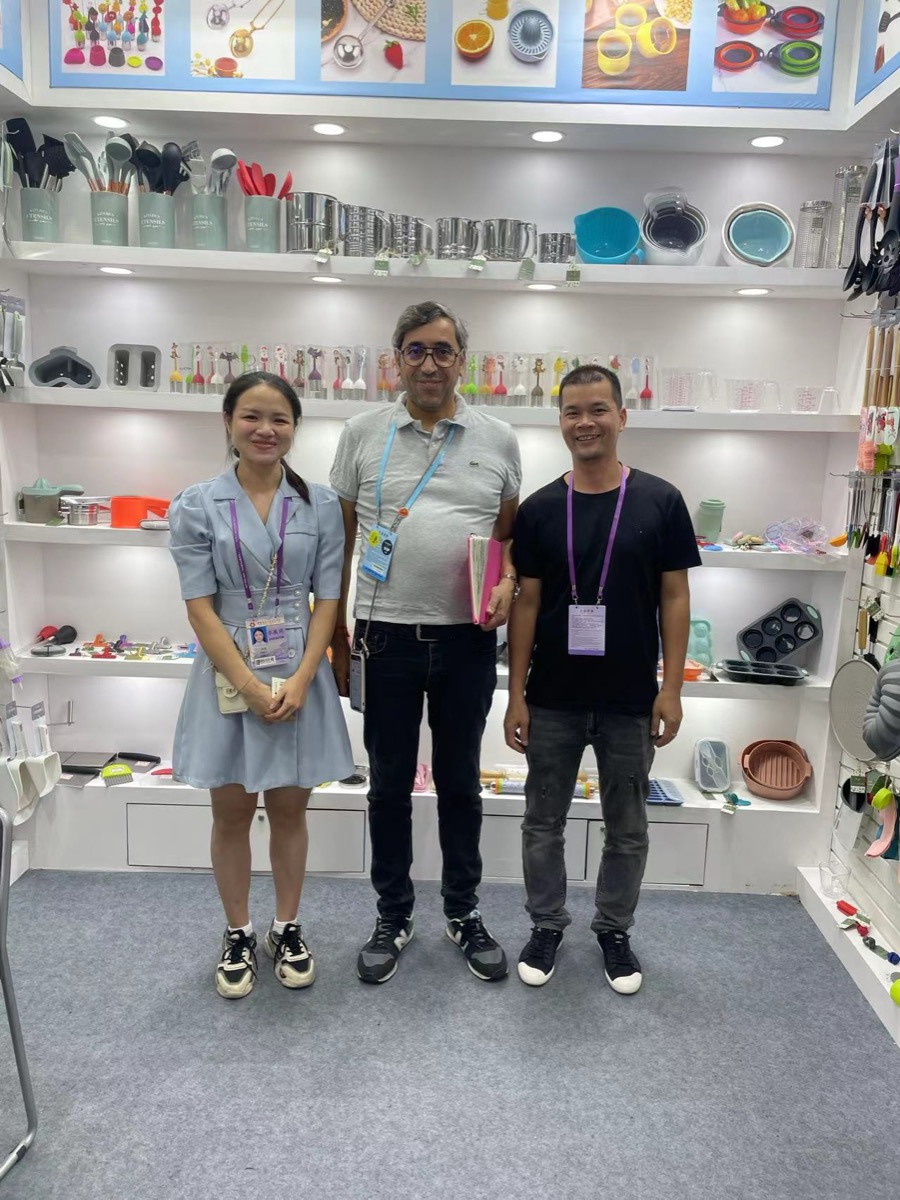 Canton Fair Booth — South American Buyer